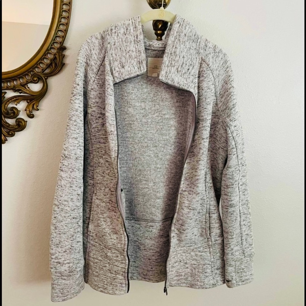 SOLD ❌Thread & supply gray zip up long sleeve women’s jacket size large
